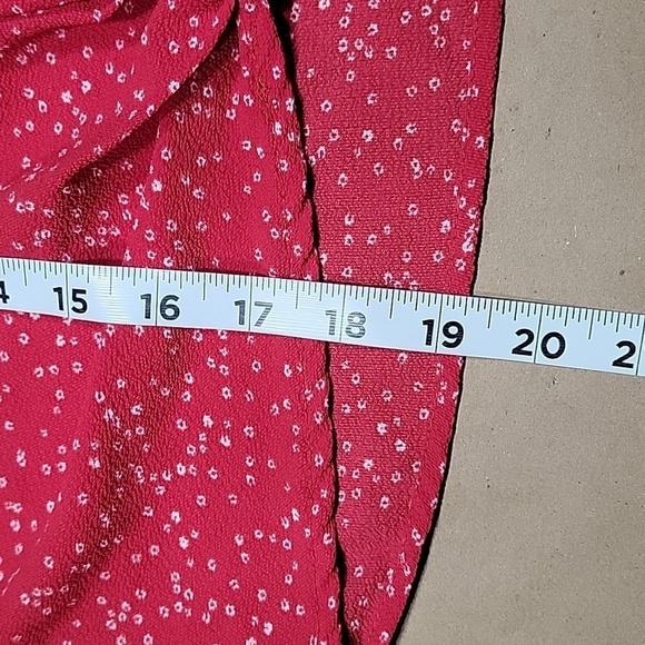 Lush Size M Berry-Cream Devon Knot Front Cami Blouse. Sleeveless, Exc Used Cond - Picture 10 of 12